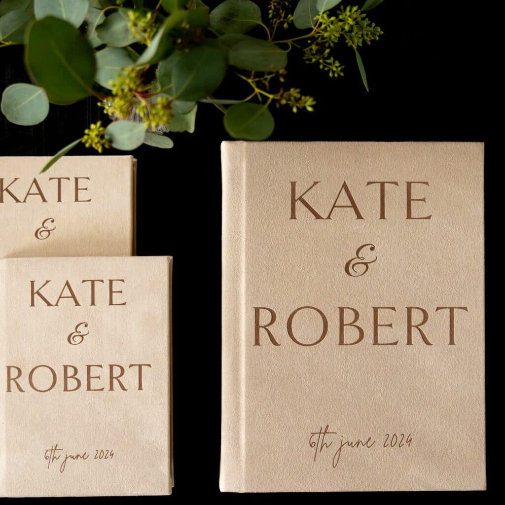 Detail van een coffee table album met laserpersonalisatie